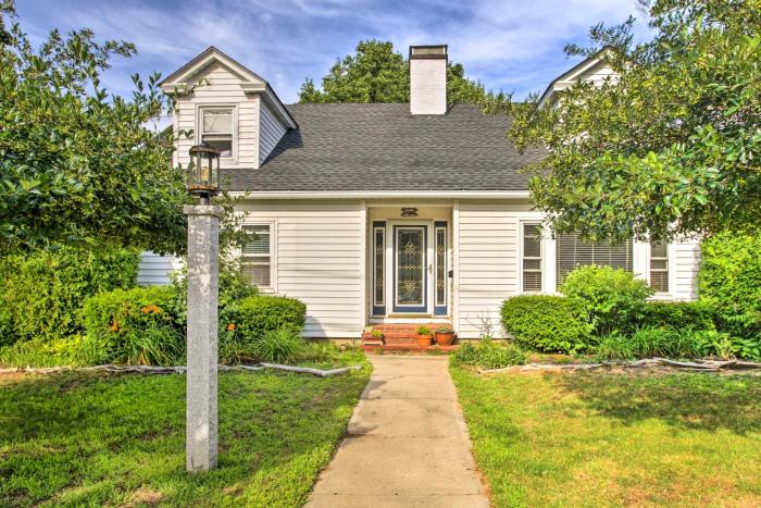 Walk to Beach: Maine Home w Hot Tub & Deck!