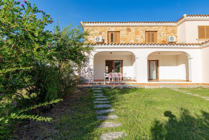 Appartamento sette posti vicino al centro di San Teodoro