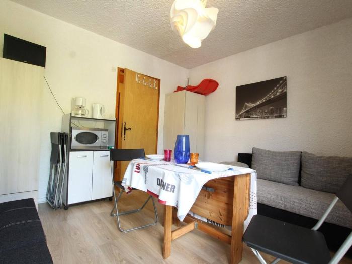 Studio à Serre-Chevalier avec Parking, Wifi et Local à Ski - FR-1-330E-65