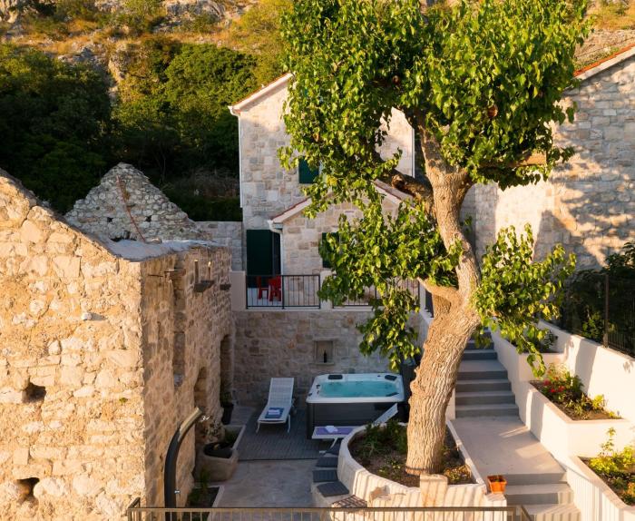 Luxury villa with a parking space Podstrana, Split - 20516