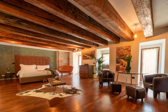 Aurelia Luxury - Piazza delle Erbe