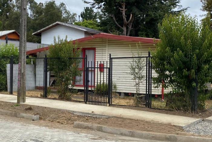 Cabaña sencilla, con amplio patio. A pasos de todo