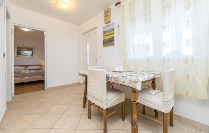 Beautiful Apartment In Pag With 1 Bedrooms And Wifi