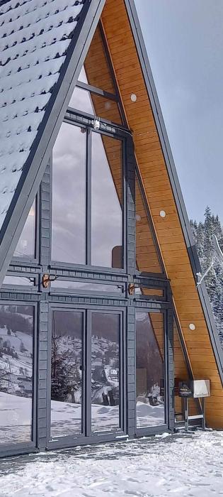 Cabana Corbilor The Ravens Hut