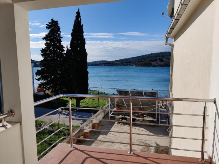 Apartment in Tisno with sea view, balcony, air conditioning, WiFi (4874-2)