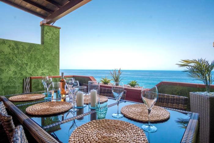 Villa sul mare Porto Corallo