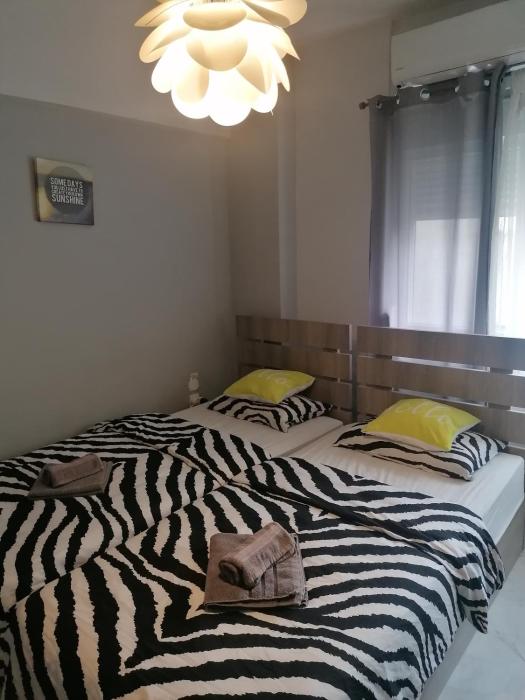 Aristotelous 1 min supercentral Mini studio