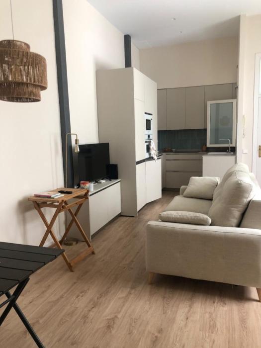 APARTAMENTO PREMIUM EN PLAZA MINA Minimalismo y confort a pasos del mar
