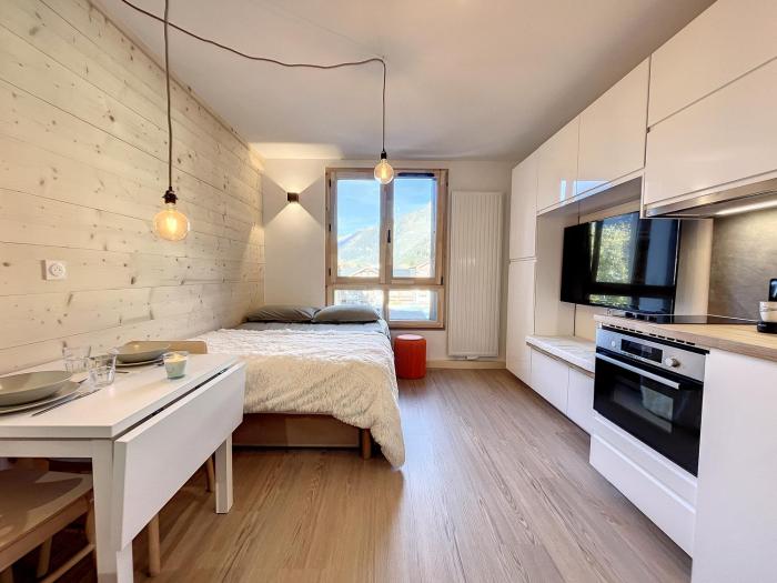 Superbe studio refait à neuf et tout équipé avec parking