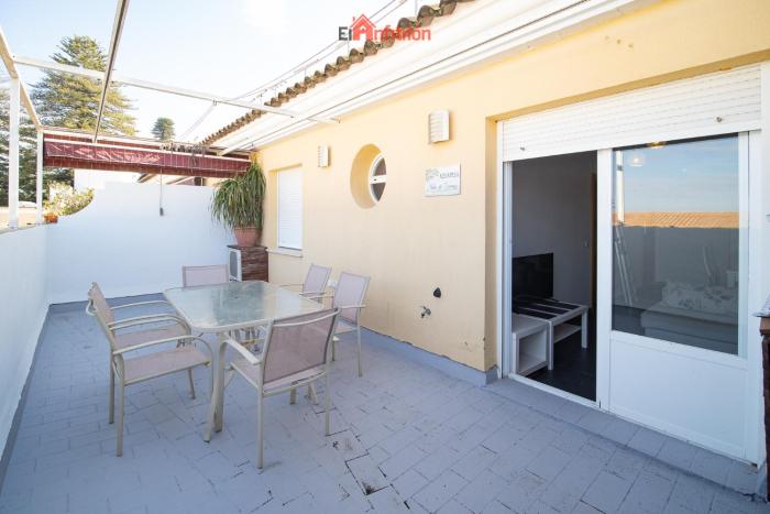 El Anfitrión - Paleobull Castillo