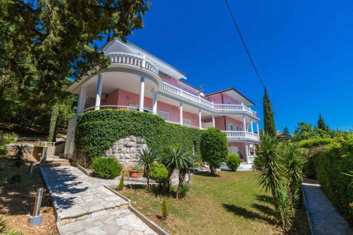 One-Bedroom Apartment in Crikvenica IX