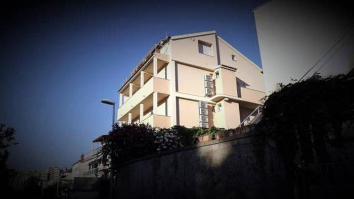 Inviting Double Bed Apartment in Split