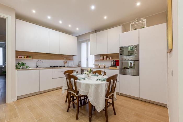 Bright APT in Milano Città Studi - 2 Balconies