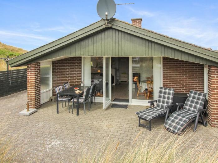 Holiday Home Laurens - from the sea in Western Jutland by Interhome