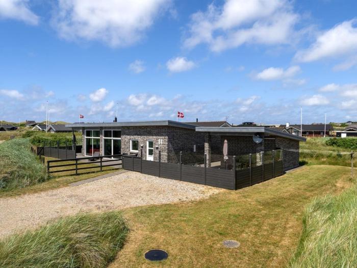 Holiday Home Synthia - 300m from the sea in Western Jutland by Interhome