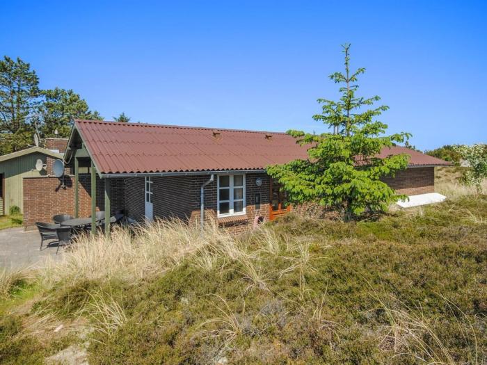 Holiday Home Antonia  900m from the sea in NW Jutland
