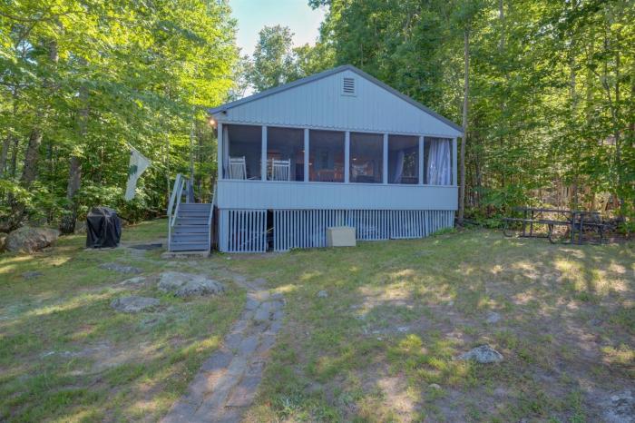 FERRY TALE LIMIT 10 cottage