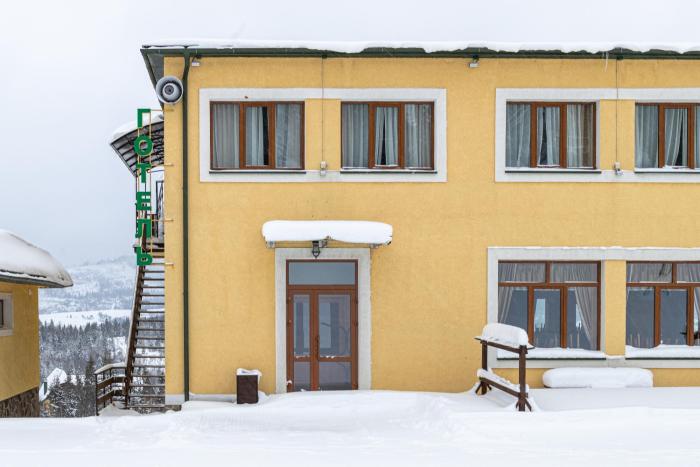 Готель Поруч