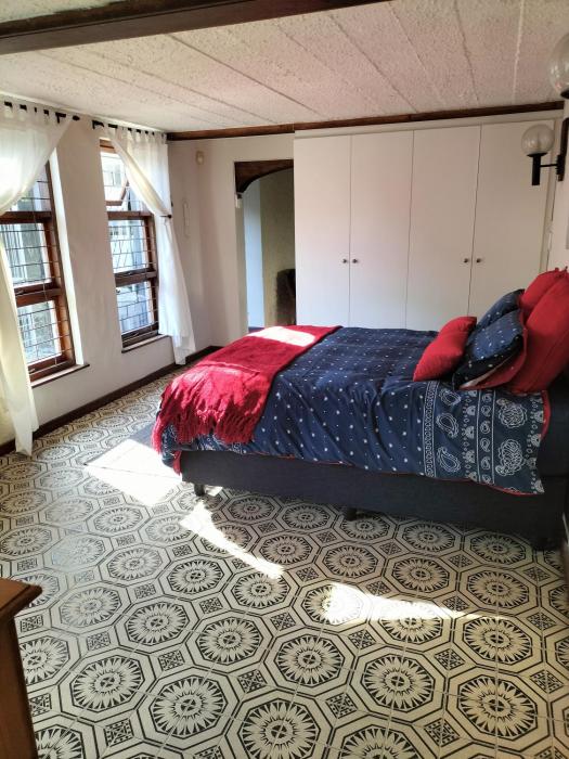 Spacious Self catering flat Berea