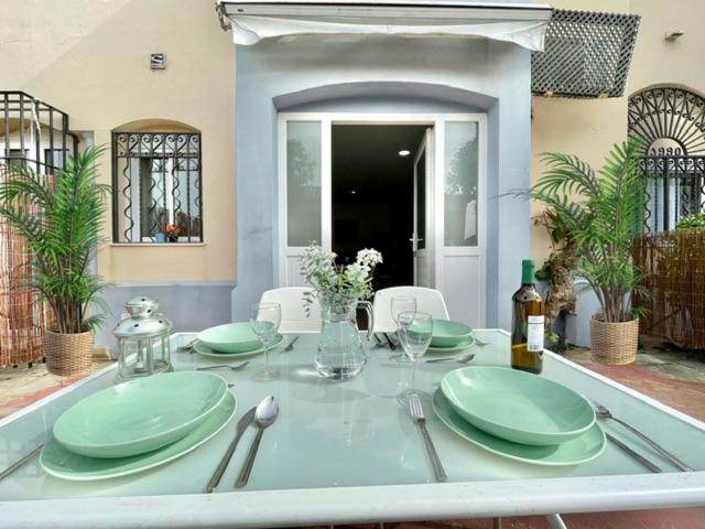 GATU Sherry, junto puerto deportivo y playa