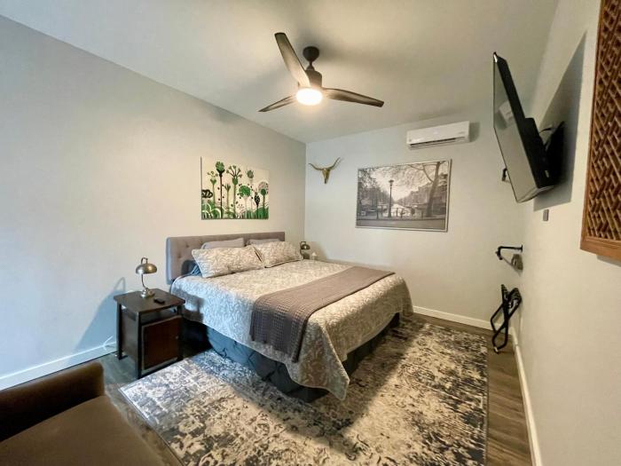 Country Suite Apartment near Lake Fork with Stocked Pond and Walking Trails