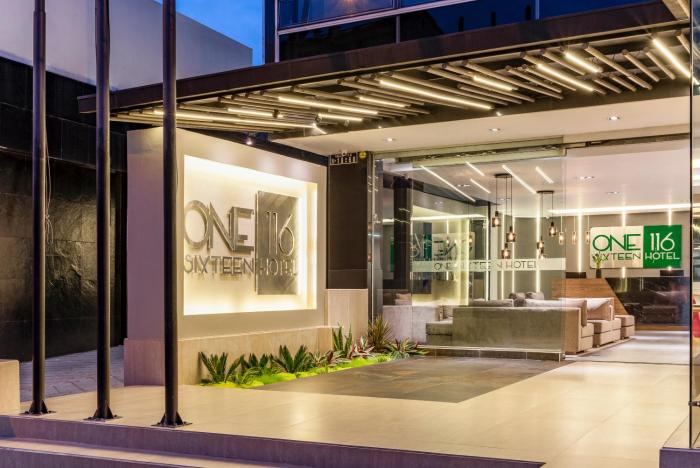 One Sixteen Hotel