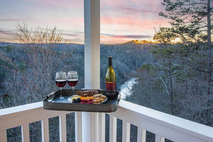 MAJESTIC MOUNTAIN MANOR- Spectacular Mtn & River VIEWS, 5bed 4ba,Resort amenities