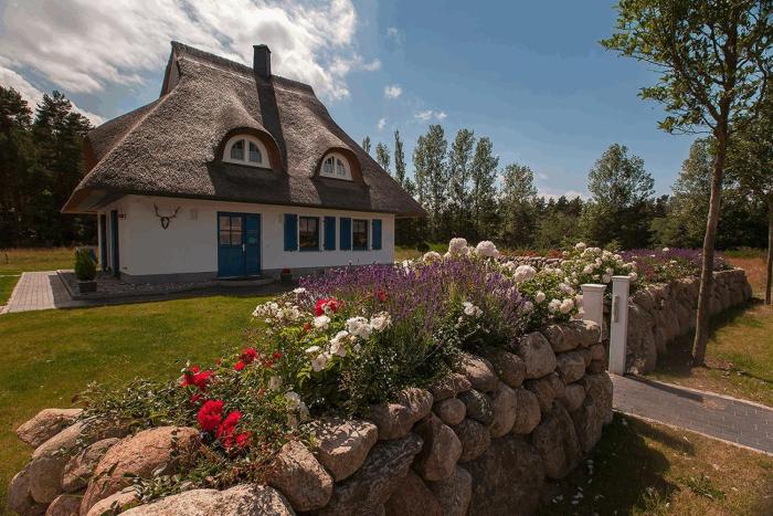 Forsthaus, exclusives 5-Sterne Reetdachhaus für 6 Personen in Fuhlendorf