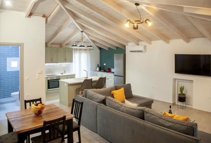 Kamari Luxury Apartment