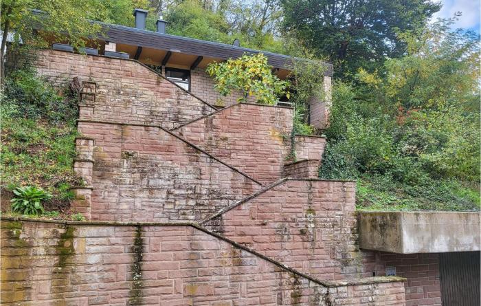 1 Bedroom Gorgeous Apartment In Trier