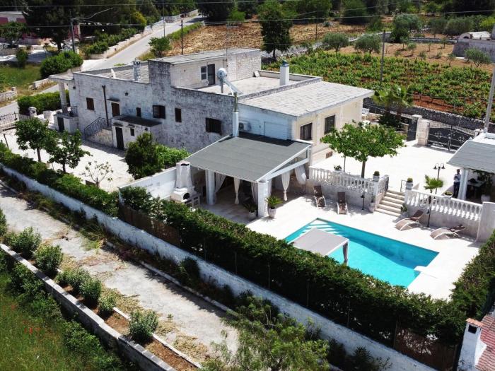 Villa in Apulia with Pool and Barbecue