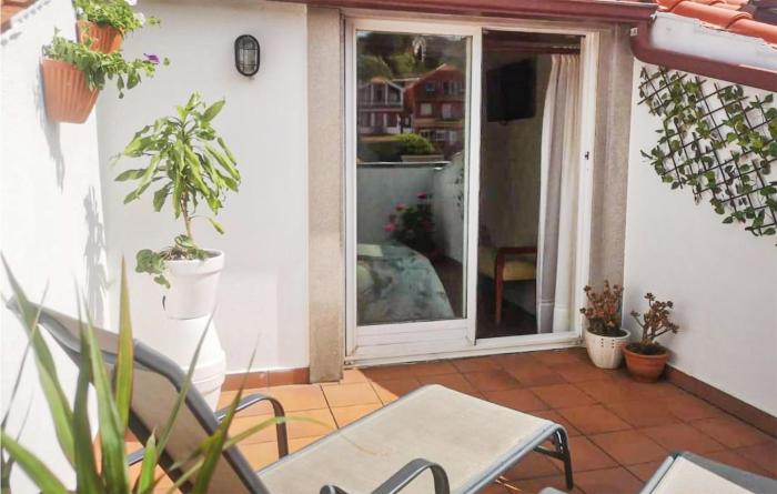 Beautiful Apartment In Moaña With Wifi