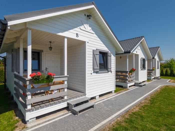 One-storey holiday houses near the beach, G ski