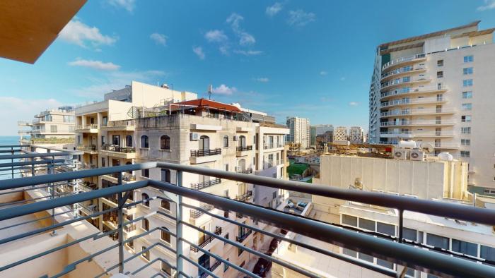 Spacious 2 bedroom apartment in Sliema