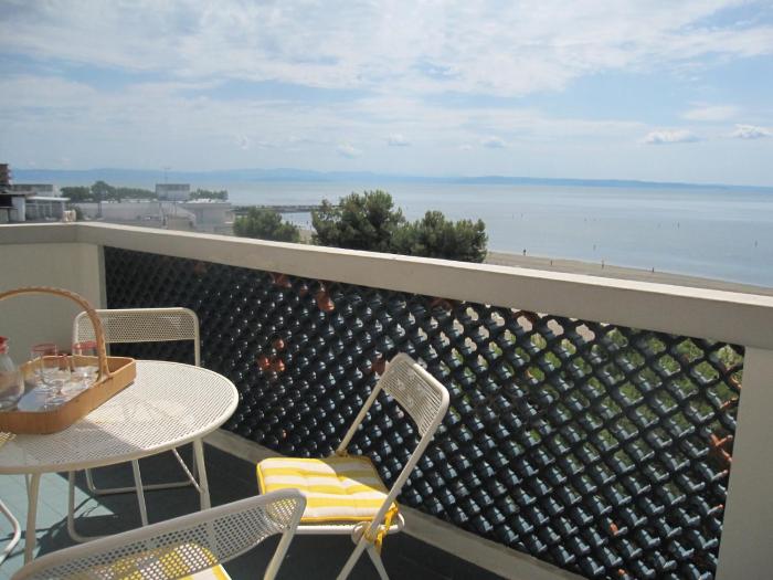 Adorable seaview flat at Grado Pineta