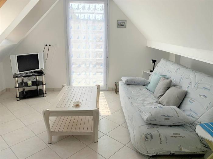 Appartement Mansardé avec Garage au Centre de Perros-Guirec - FR-1-368-340
