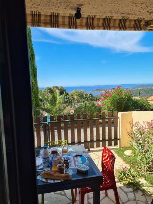 charming apartment - view of the Cavalaire bay