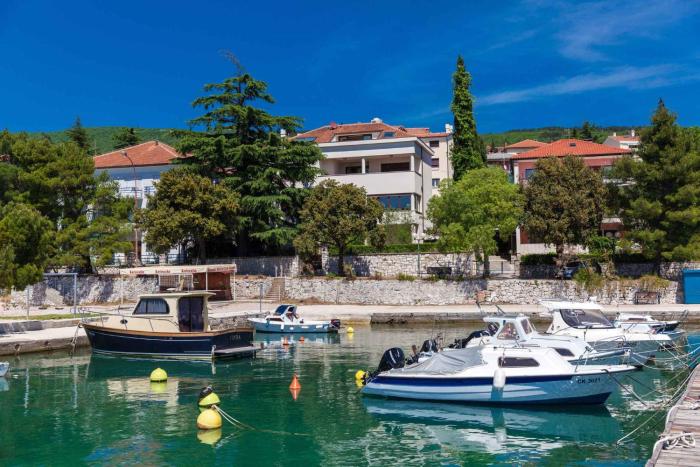 Two-Bedroom Apartment Crikvenica near Sea 8