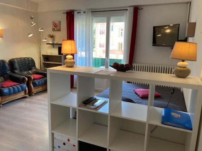 Studio ensoleillé avec balcon, parking et WIFI - proche du centre dAmélie-les-Bains-Palalda - FR-1-703-6