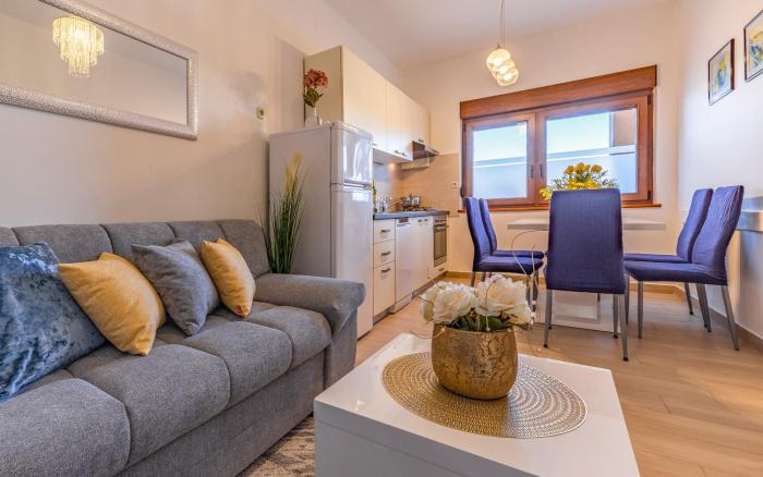 Sweet house with free parking