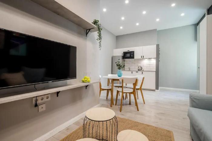 Trendy Design Apartment- 1 BR- AC