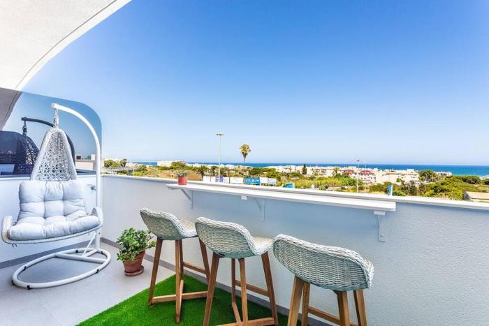 Sea view stylish apartment