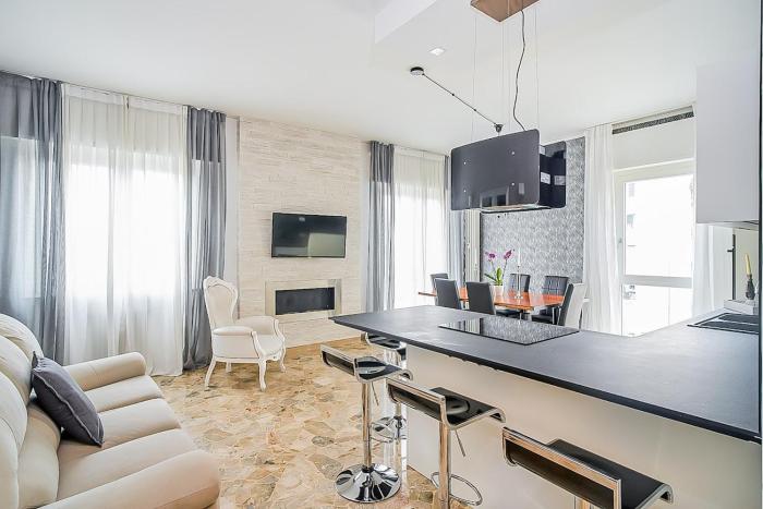 Elegant & Spacious - 30 min from Venice - King beds!