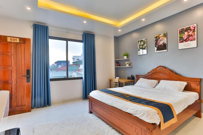 Light House - by BAY LUXURY