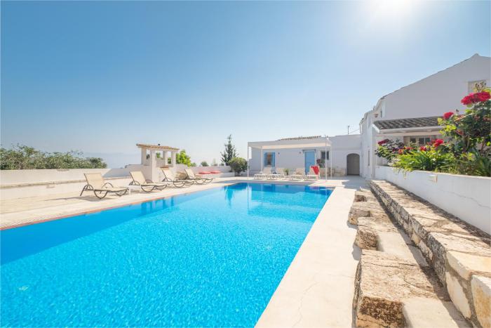 Villa Rastoni by Rastonivillas - Sunny Family Villa in the best part of Corfu!