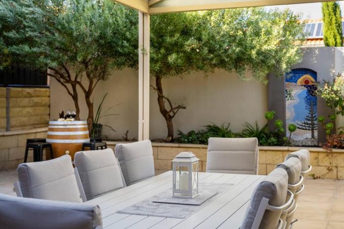 Christies Breeze a luxurious getaway by the sea