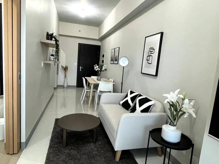 Ahlan 1BR Apartment Uptown BGC