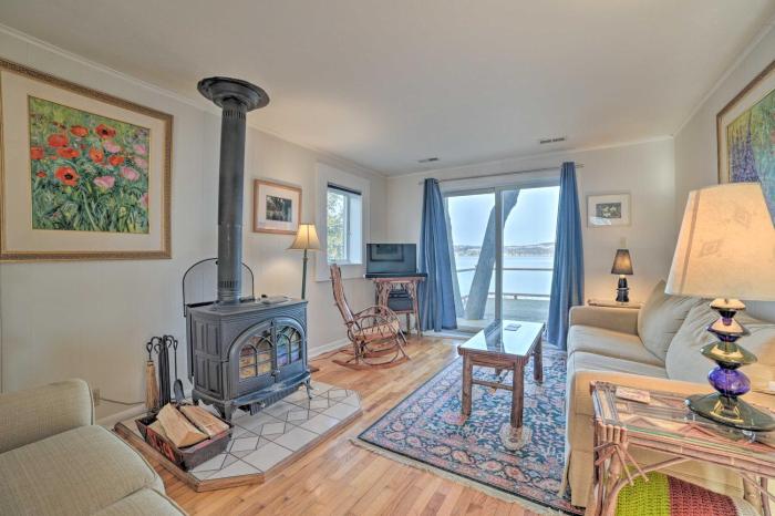 Fireplace! Waterfront Gem Near Leelanau Wine Trail