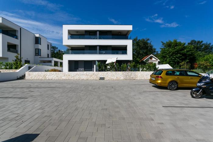 Apartments with a parking space Vantacici, Krk - 20707
