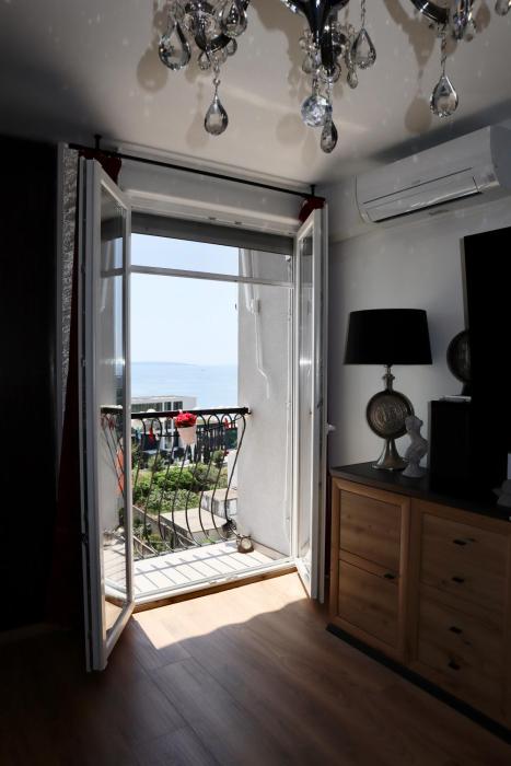 LaLaura high quality apt Znjan beach 500 m Magic Sea View free Parking